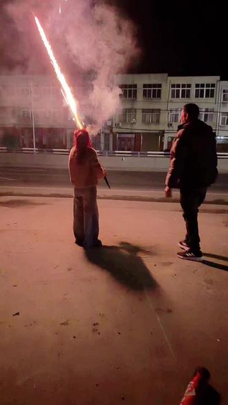 烟花一炸,今年王炸,加特林一响黄金万两2026年一定很哇塞,有颜,有趣,有盼,无灾,无难