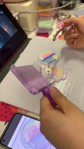 挑战做100个拼豆(2/100)第二弹 小羊kitty吹泡泡🫧!图纸来源:@一只羊羊 #拼豆 #拼豆图纸 #挑战100天成为博主#展示你的手工diy成果