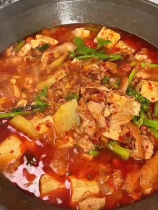 用一包贵州豆豉火锅底料就能整一顿特别下饭的火锅#贵州豆豉火锅 #贵州火锅#贵州美食 #妈呀太香了 #贵州特产