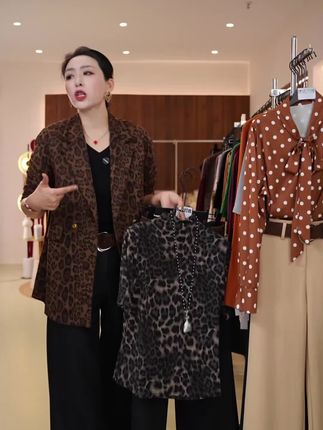 升级麂皮绒豹纹西服 衣长增加5cm 版型更显瘦#豹纹西服 #时尚西装 #西服外套#秋季穿搭#秋装新品