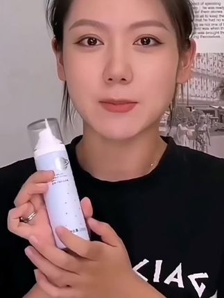 定妆王炸组合!KATO新品来袭宝子们,KATO定妆喷雾 定妆王炸组合!KATO新品来袭 宝子们,KATO定妆喷雾与散粉,堪称绝配!喷雾持久控油,快速成膜,打造柔焦雾面妆感。散粉干湿两用,干皮保湿、油皮控油,上脸超服帖。二者强强联合,妆容全天在线,不脱妆、不斑驳,女生们放心入,精致一整天~ #KATO定妆喷雾 #散粉 #持久控油 #服帖保湿