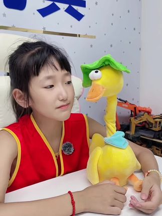 宝妈带娃神器会学人说话唱歌的小鸭子 #儿童玩具 #哄娃神器 #复读鸭 #毛绒玩具 #儿童礼物