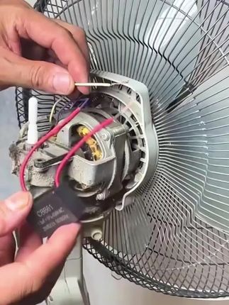 风扇不转启动无力,快换上这个电容试试#电器维修 #电风扇维修 #家电维修 #电容 #电器电容 @🌈DOU🔥上热门 @DOU+上热门