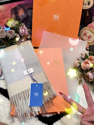 谁懂啊!闺蜜刚晒出男友送的秋冬第一份温暖,居然是海澜之家新款围巾,我直接羡慕到原地转圈!#给女朋友送礼物 #礼物推荐 #围巾