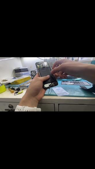 更换华为畅玩40屏幕纯享版
#手机维修 #拆机教程#数码科普#自己修手机 #手机维修换屏