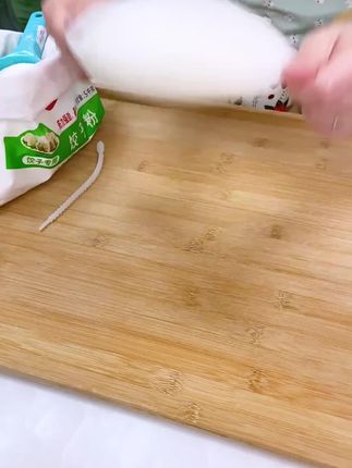 硅胶揉面袋不粘擀面不沾收好清洗 有了这个硅胶揉面袋,揉面很方便,还不粘手。硅胶和面袋不粘手的硅胶揉面袋#厨房好物 #好物分享