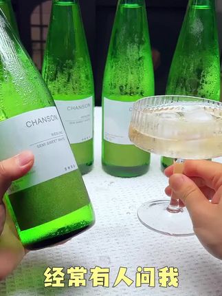 "KTV别喝啤酒了!青提与山竹的果香让你畅饮通宵,半甜口感比饮料更带感。绿瓶造型在一堆啤酒里脱颖而出,派对焦点就是你!"