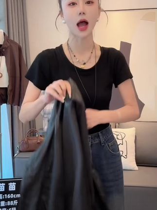 2025超火韩系休闲翻领小皮衣女秋季独特超好看高端皮夹克短款外套