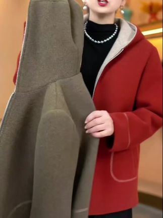 高品质保暖又好看的外套#中老年妈妈新款时尚气质连帽拉链款短外套#宽松显瘦外套#遮肉显瘦遮肉减龄#不挑身材谁穿都好看#点击小黄车直接购买