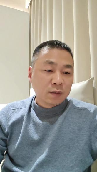 自媒体不是私域不可肆意,自媒体有媒体属性和功能,必须履行责任 自媒体不是法外之地,每个账号都是信息出口,流量时代更需守住底线,责任二字重千钧。自由从不等于肆意,约束才是长久之道。#自媒体 #网络空间 #网络大v #流量 #责任与担当