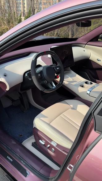 小米的真皮座椅不要用酒精湿巾直接擦,时间久了会留痕, 选对内饰清洁剂才能更好的清洁和保护咱们原车内饰座椅#小米汽车 #小米Su7 #小米Yu7