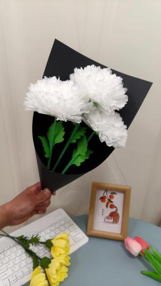 清明节到了,用纸巾做几朵小白花送给革命烈士, 学校组织给烈士扫墓的可以试一试!#清明节手工 #清明节手工花 #小白花制作方法 #清明节扫墓 #清明节扫墓纪念革命先烈