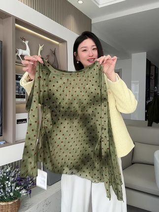 胖女生怎么穿出早秋氛围感#早秋不费力显贵穿搭#早秋穿搭公式来了 #微胖衣服测评 #秋日韩系穿搭走起#无限回购的宝藏单品