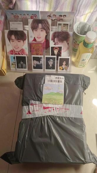 #创作灵感 #时代少年团台历开箱 #周边 #时代少年团 @DOU+小助手