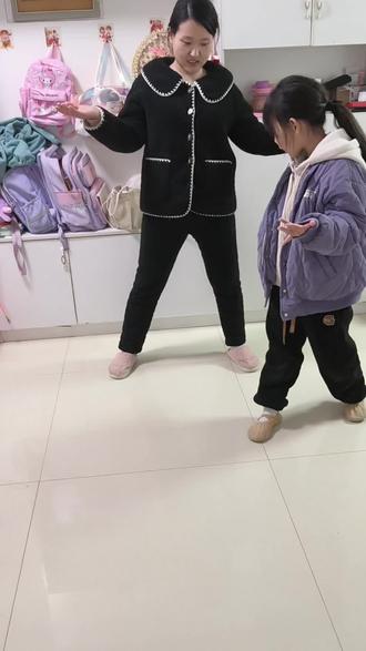 大家帮我看看这是老师没有教好还是学生学的不好#尬舞挑战 #搞笑母女