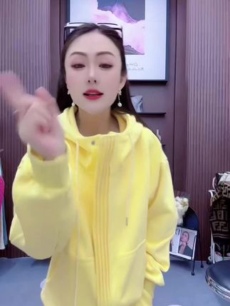 #减龄气质 #卫衣穿搭 #套装显瘦穿搭 #运动套装两件套 #换季穿搭