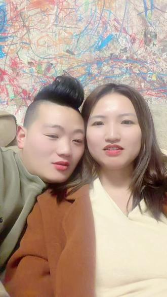 #爱情记录 她去上班了咋办,想你想的要命啊!#温馨互动