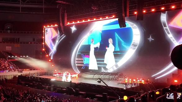 娱乐天空~岳岳和灵超合作舞台掉落
这个小灵超是最可爱最棒的宝宝!
这个岳岳是最棒的哥哥+妈妈❤️
#oner狂欢派对 #oner狂欢巡演日记 #oner巡回演唱会 #oner巡演日记 #演唱会是一个巨大的乌托邦