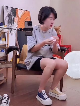 彩虹线条饼干鞋4.5CM帆布鞋轻便百搭休闲薄款软底低帮#消失的亚特兰蒂斯之心 #百搭鞋子 #未解之谜档案 #情感关系 #酸雨末日我站上世界之巅