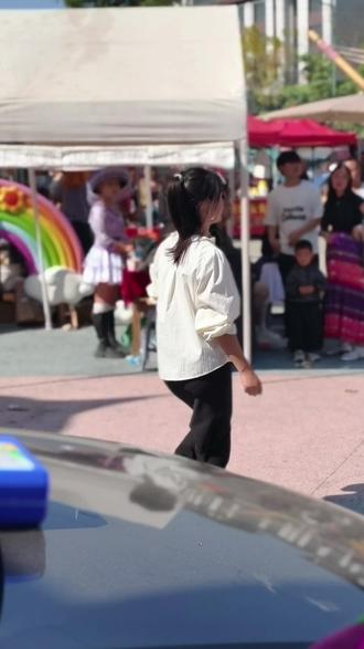 第一看花山节,挺热闹的