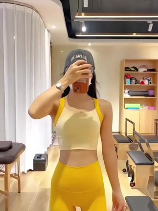 #运动套装穿搭 #运动穿搭 #健身穿搭 #运动女孩 #好身材就要不断的雕刻