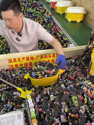 五十只金属回力车带箱发货 五十只金属回力车带箱发货