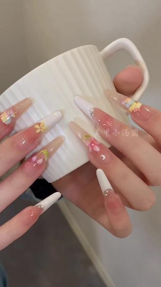 一抹彩虹,一朵郁金香,甜而不腻的少女感美甲 #美甲#美甲教程 #郁金香美甲#金钻美甲主号