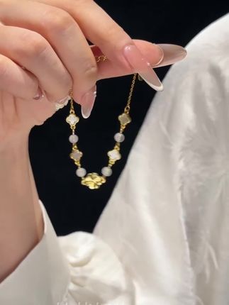 你是与众不同的可爱,表里如一的可爱#仙女必备 #配饰的重要性 #四叶草手链 #手链 #时尚饰品