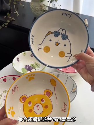这个饭碗真的好可爱呀,粉粉的,上面还有小猫咪#陶瓷餐具 #陶瓷碗 #实用分享 #美观实用 #好物推荐🔥