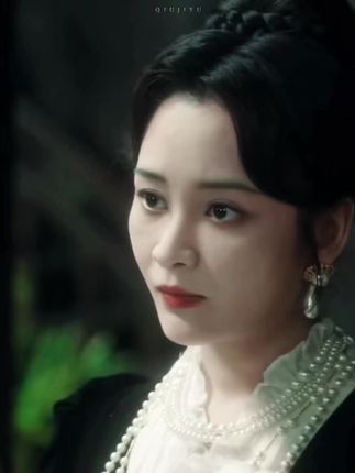 “我想要的是你啊姐姐…” #网剧以她之韧 #以她之韧二创大赛 #鱼你有染 #双女主 #抖音小助手 @网剧以她之韧(18:00点开播!