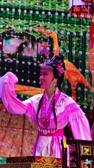 欢快节奏庆元宵!虞会利《太平桥》片段欣赏,#弘扬戏曲文化 #传播戏曲文化 #感受独属于戏曲的魅力