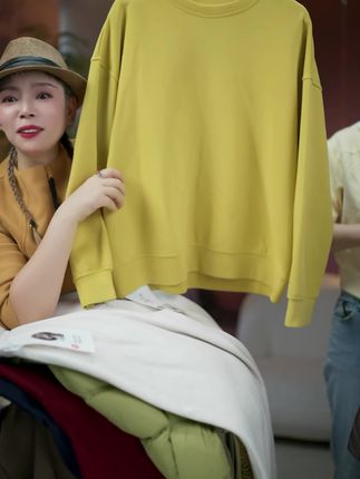 1558欧洲站高端女装2025早秋新款流行卫衣女时尚洋气慵懒宽松上衣#面料柔软舒适 #时尚穿搭 #宽松版型 #休闲减龄穿搭 #洋气上档次