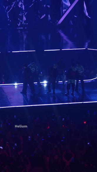 #李羲承 #dawards #高丽大颁奖礼 腰上好像围了条口水巾,萌萌嘟~一次奶符