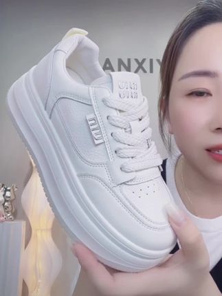 秋款新款小白鞋女轻便平底百搭皮面板鞋经典学生单鞋休闲鞋#谁穿谁好看系列 #洋气减龄 #舒服又百搭