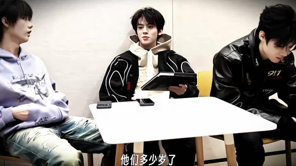 都让让,概念神来了
灵感来源:@不吃西瓜籽🍉 谢谢老师#左航 #安利 #左航门面ACE #混剪 #rap