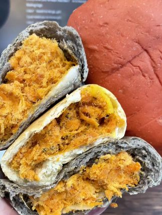 肉松脑袋狂喜!!#麦语纤言 你家肉松是不要钱的吗,怎么放这么多,这种薄皮大肉松的#全麦欧包 也太好吃了吧。#肉松欧包 #欧包 #麦语纤言肉松欧包