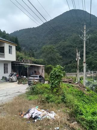 绵绵秋雨山水清,走过山水又一程,看过的是风景,走过的才是人生!