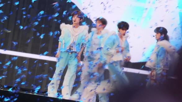 2025TF新音自存 《love is dangerous》+talk环节
苏新皓 支架太高,第一个舞台老是找错孩子😭
#苏新皓