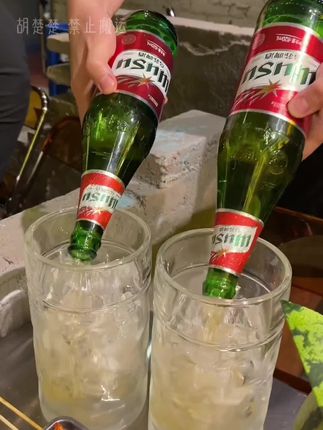 三瓶乌苏可夺命一瓶小白断长情#强烈推荐 #乌苏啤酒#饮料 #酒友 #喝就完了