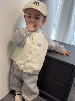 终于找到小月龄宝宝也能穿的套装了#今日穿搭 #高品质童装 #幼崽穿搭 #你的萌娃穿搭博主已上线 #人类幼崽又奶又酷穿搭