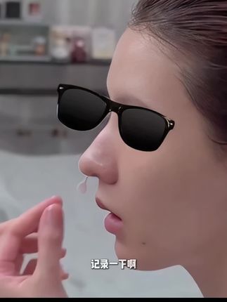 跟着#张予曦 贴#小哑铃鼻翼贴  每晚睡前贴一下,什么大蒜头、宽鼻翼变窄了,无痛变美绝绝子!#鼻翼缩小 #鼻翼贴 #变美小技巧