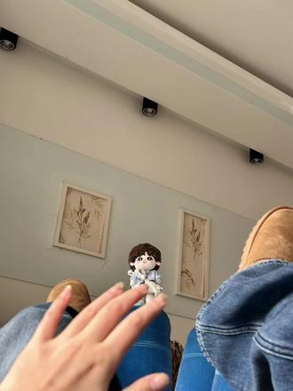 花花你为什么要推我啊!
#贺峻霖 #棉花娃娃 #大人也要玩玩具