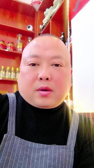 别人怎么待你,那是因果;你怎么对别人,这是修行。物有本末,事有始终。不必责怪生命里的任何人,你所经历的都是该经历的。风水轮流转,对得起自己的善意就好;剩下的交给时间,交给因果轮回……#同城美食 #舒胖胖鸡汤米线鸡汤饭#用抖音记录人生 #这家店回头客超多 #餐饮创业