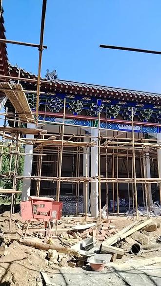 #古建筑设计与施工 #古建施工记录 #古建筑建造过程 #木结构建筑施工 #古建施工 水泉园林古建有限公司承建,滕州市滨湖镇西盖村王家大院故居。施工现场实拍跟进记录。
