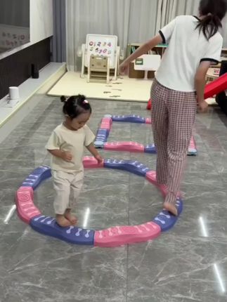 聪明的融觉平衡板感统训练独木桥锻炼平衡家用幼儿园游戏儿童道具