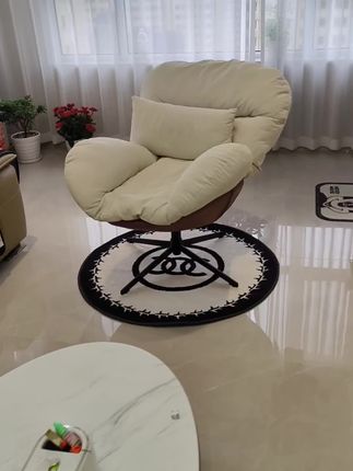 高颜值的圆形地垫,这颜值长在了我的审美上,质量还超级好,现在下单还送一行防滑垫!!推荐#地垫#圆形地垫#新家软装#高大尚#软装搭配