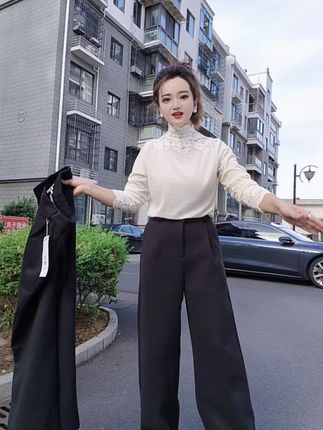 加绒裤子还有200条,赶紧拍吧,不然后面等得久,因为面料+绒需要复合,首单1000单,就这两天安排哈🙏🙏🙏能要,可以穿到过年了,秀气的很裤型,俺自己做的!