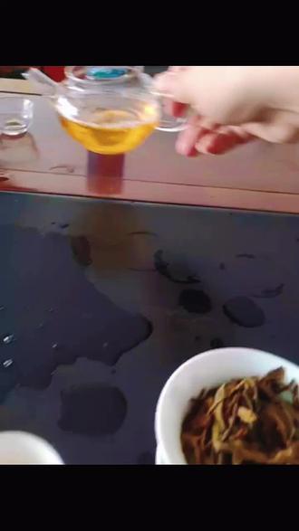 #最好的关系是能坐在一起喝茶 #没事喝喝茶放松一下心情 #兄弟一起喝茶聊聊人生 #好茶好水来一杯## 普洱茶批发