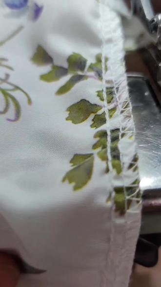 锁边机维修,锁边绉绉巴巴不平整,吃布赶布走不动,看看维修方法#缝纫机维修 #工厂实拍视频 #技术分享 #手艺人在抖音 #原创视频