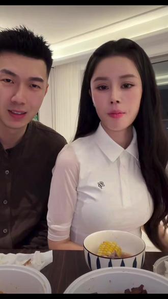 爱老婆第一人怕小敏老了假体出现问题劝她不要再去整容了 #爱老婆会发财 #姚宁#直播录屏分享